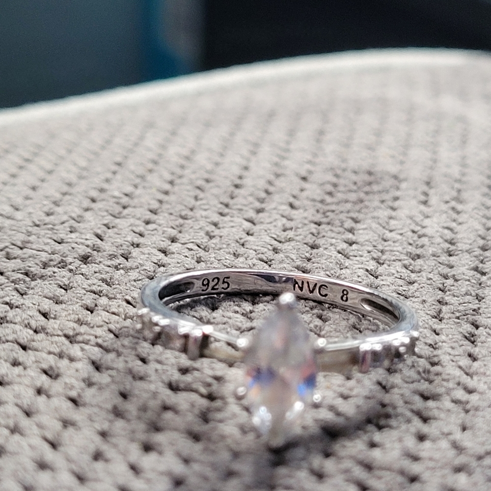 ⭐Sterling Silver Ring⭐ - Picture 2 of 4